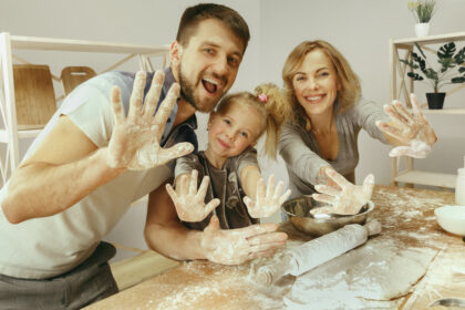 Famiglia esulta per conquiste familiari