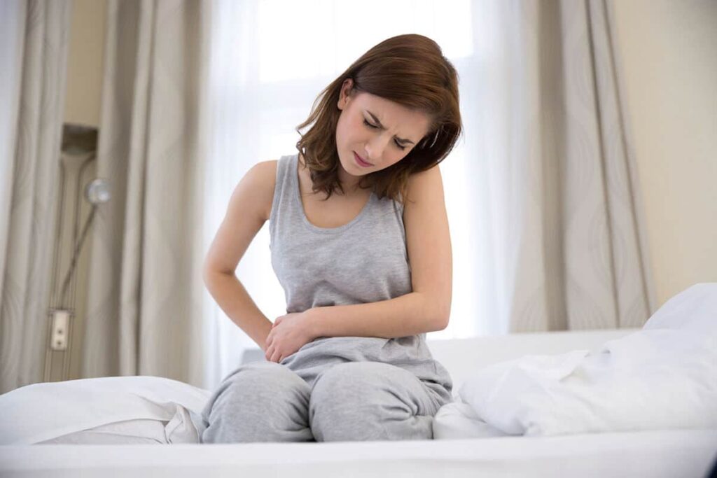 donna al primo trimestre di gravidanza prova dolore addominale